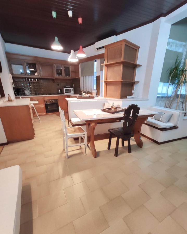 Johnny'S Loft Apartment Agrinio Exterior foto