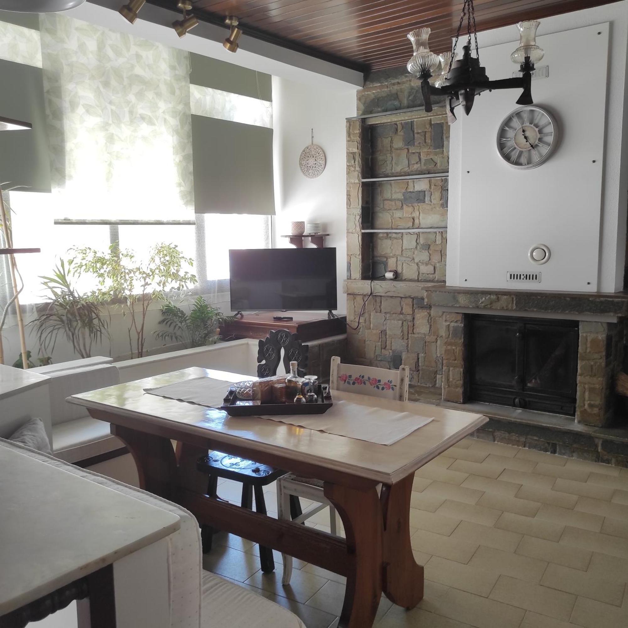 Johnny'S Loft Apartment Agrinio Exterior foto