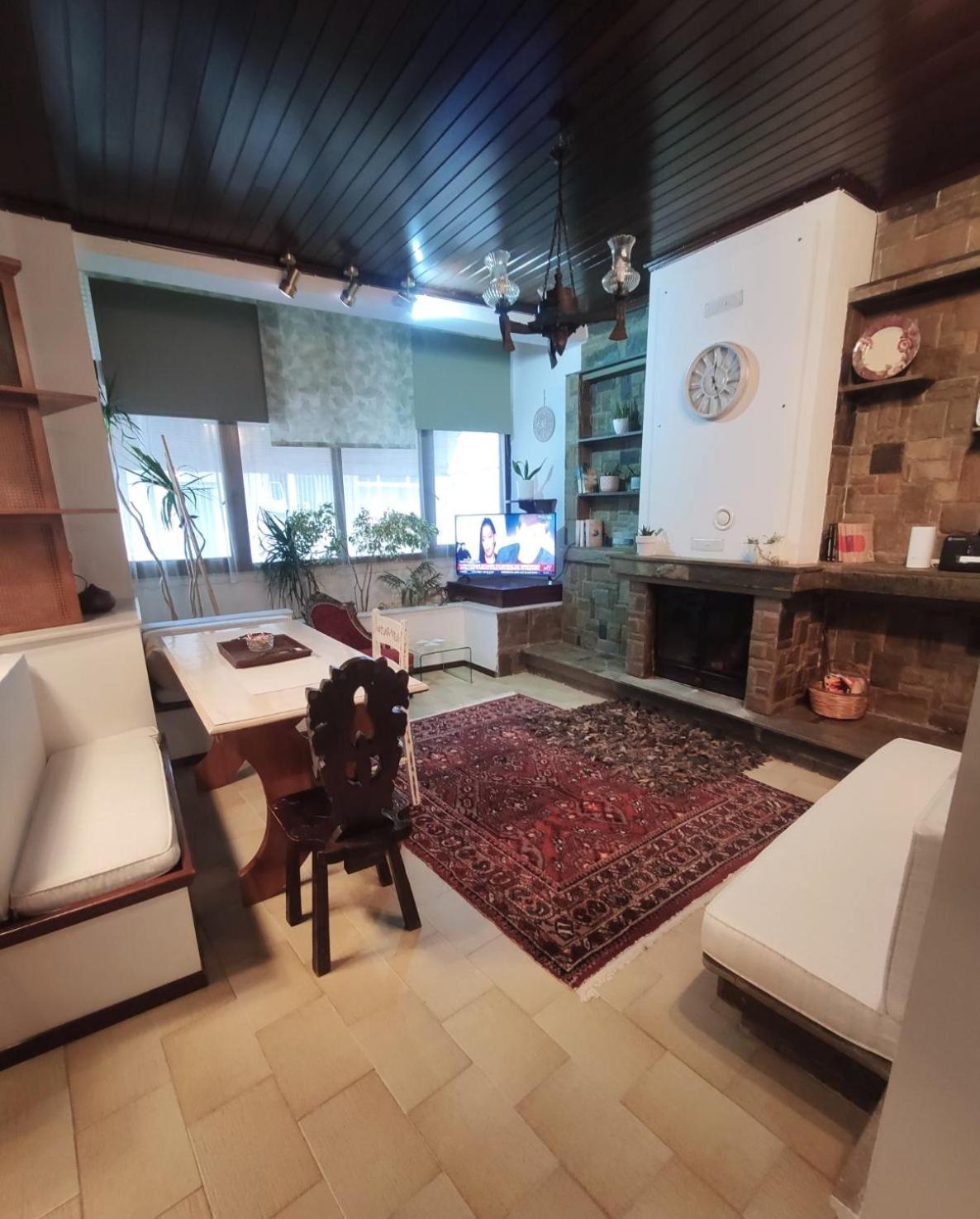 Johnny'S Loft Apartment Agrinio Exterior foto